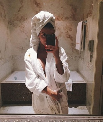 Молодая, страстная, нежная и незабываемая. Готова побаловать и порадовать в постели. Приглашаю к себе в гости. Фотографии на 100%! 6823, 25 лет